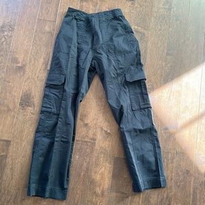 Abercrombie cargo pants in black NWT